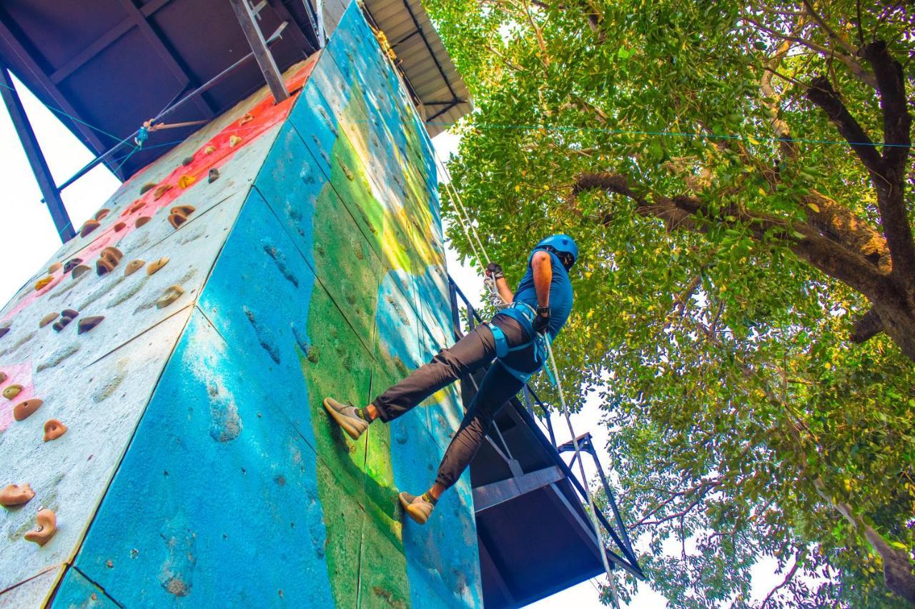 Monteria Resort Chauk Bagian luar foto