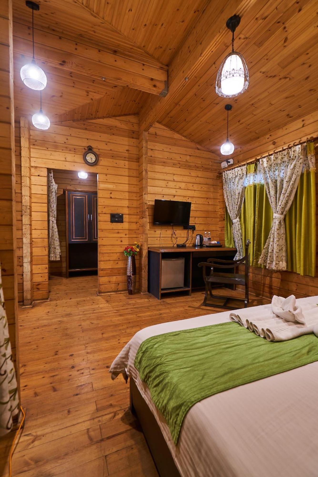 Monteria Resort Chauk Bagian luar foto
